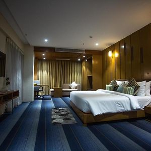 Skyline View Suite 24 Hour Checkin or Checkout
